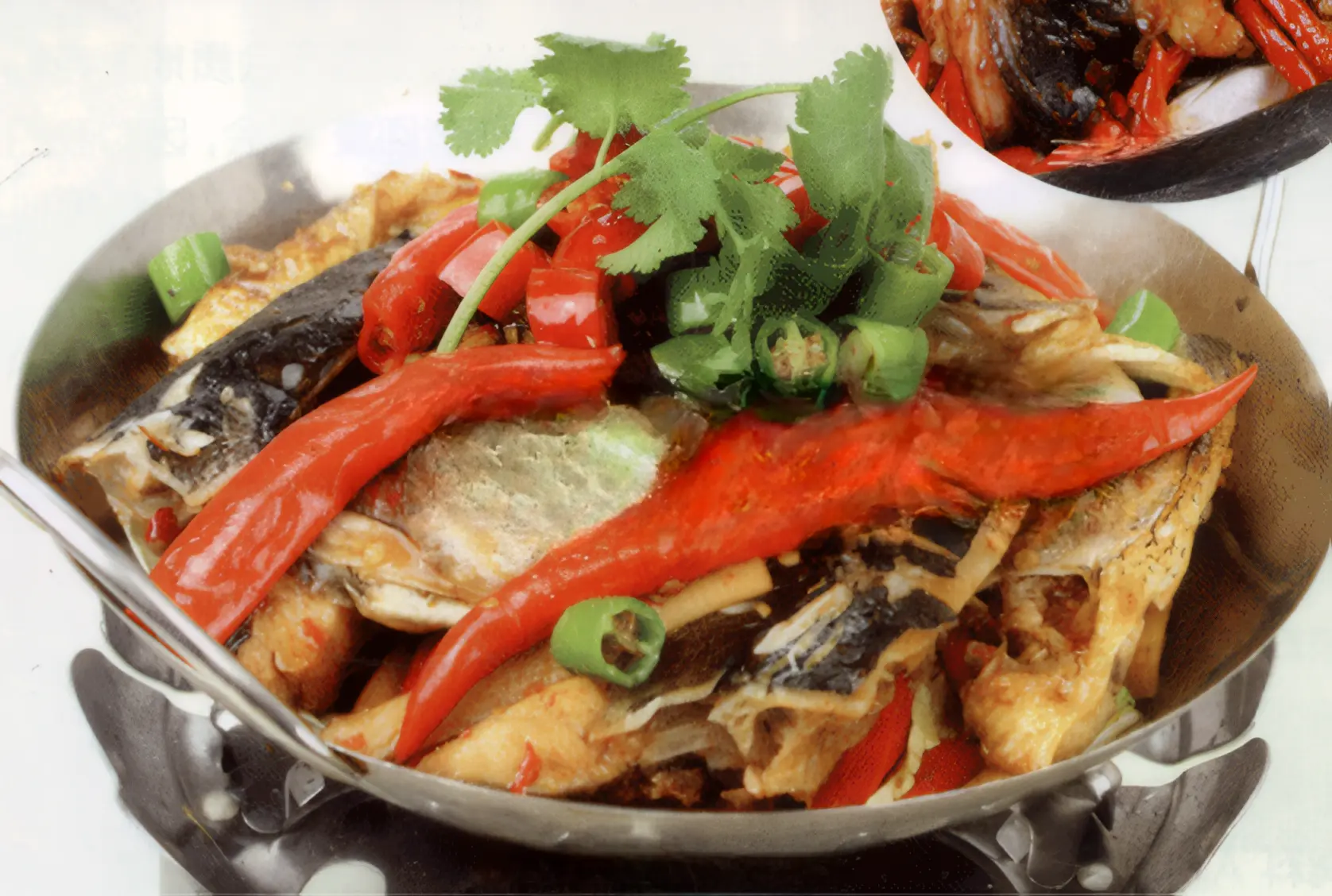 （湖南长沙田趣园餐饮创意特色菜品）三疯鱼头锅（附自制腌料与自制鱼头酱配方制法）